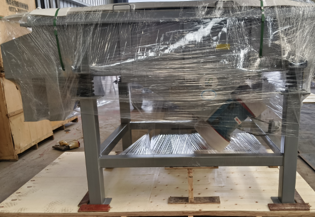 保加利亚直线筛装箱，准备发出