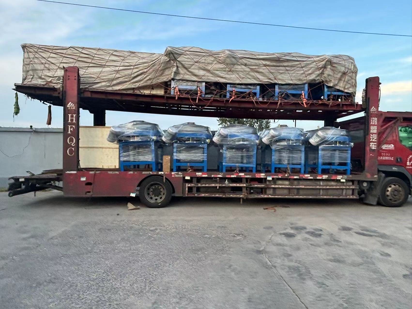 四川省22台筛机装车完成，准备发出