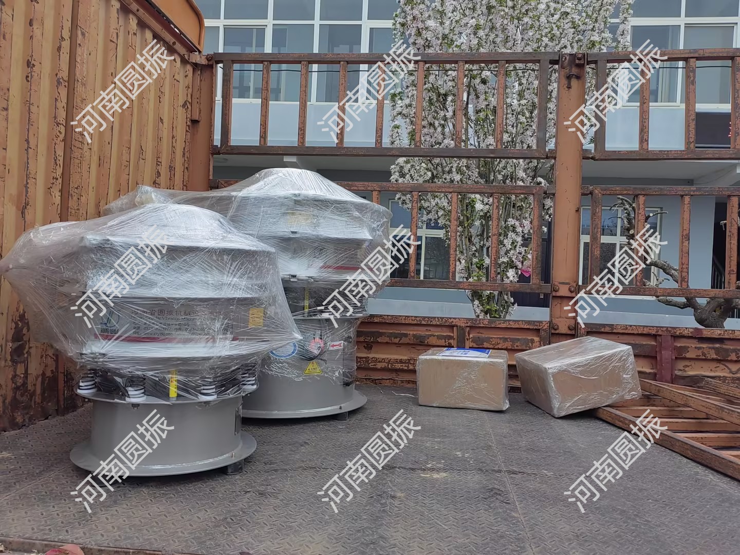 湖南省2台超声波振动筛今日发货