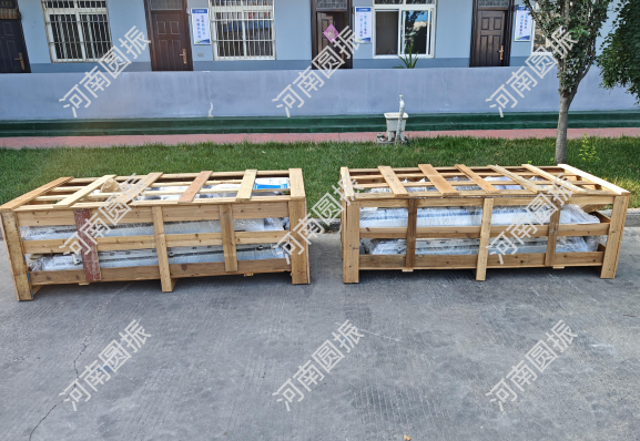 江苏省无锡市2台绷网机发货